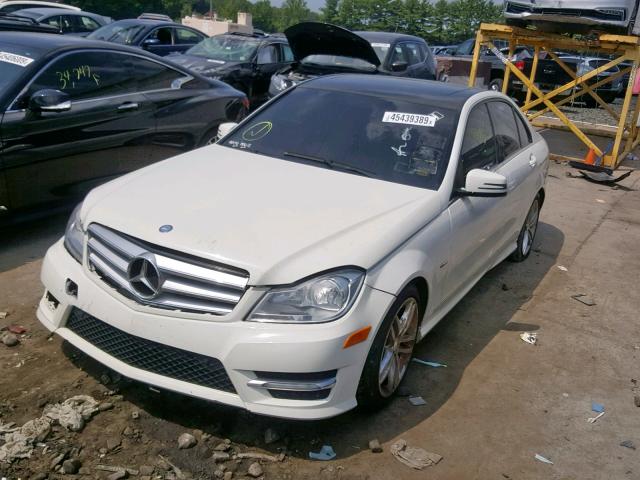 WDDGF4HB6CA619166 - 2012 MERCEDES-BENZ C 250 WHITE photo 2