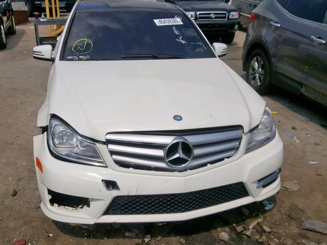 WDDGF4HB6CA619166 - 2012 MERCEDES-BENZ C 250 WHITE photo 9