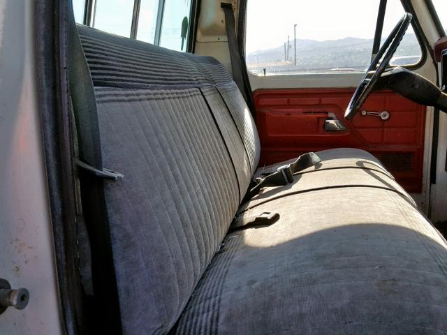 F26HRY60589 - 1977 FORD F-250 GRAY photo 6