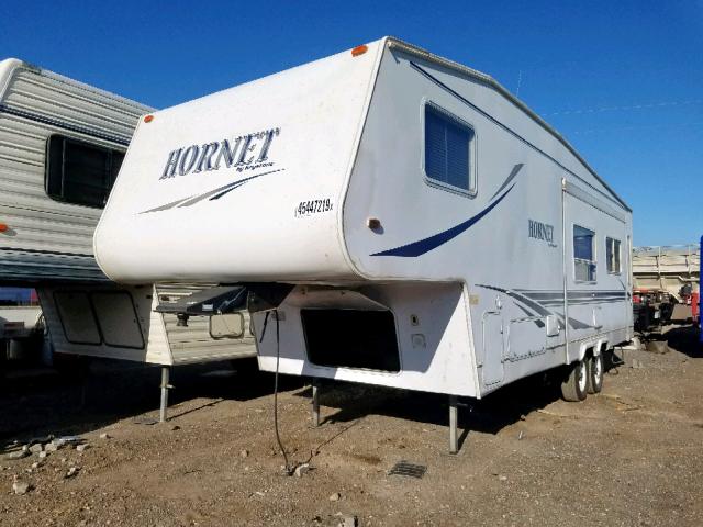 4YDF275224E310602 - 2004 KEYSTONE HORNET WHITE photo 2