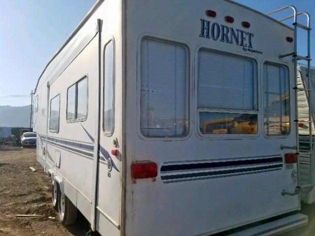 4YDF275224E310602 - 2004 KEYSTONE HORNET WHITE photo 3