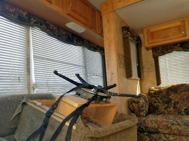 4YDF275224E310602 - 2004 KEYSTONE HORNET WHITE photo 6