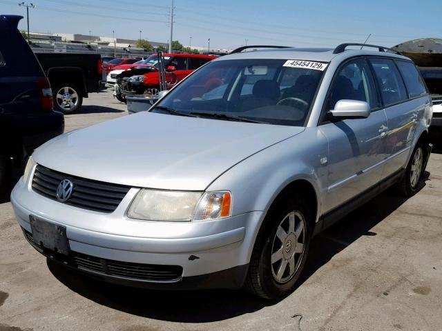 WVWRH23B8YE382785 - 2000 VOLKSWAGEN PASSAT GLS SILVER photo 2