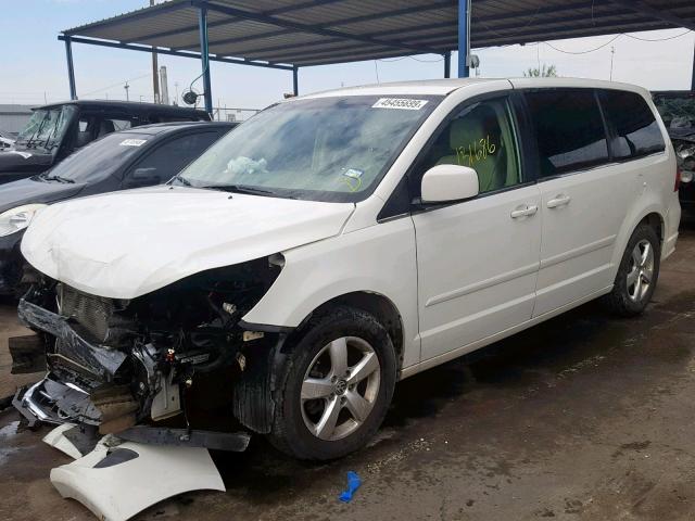 2V4RW3D1XAR268352 - 2010 VOLKSWAGEN ROUTAN SE WHITE photo 2