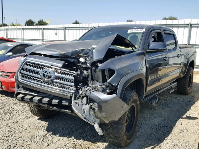 3TMDZ5BN6HM028391 - 2017 TOYOTA TACOMA DOU GRAY photo 2