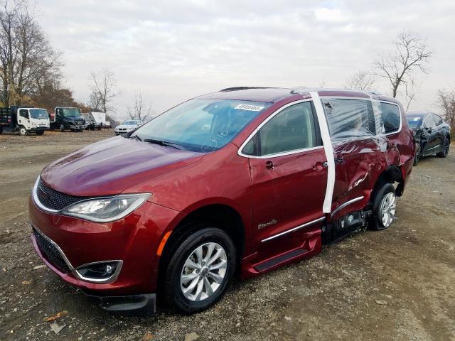 2C4RC1BG5JR365697 - 2018 CHRYSLER PACIFICA T BURGUNDY photo 2