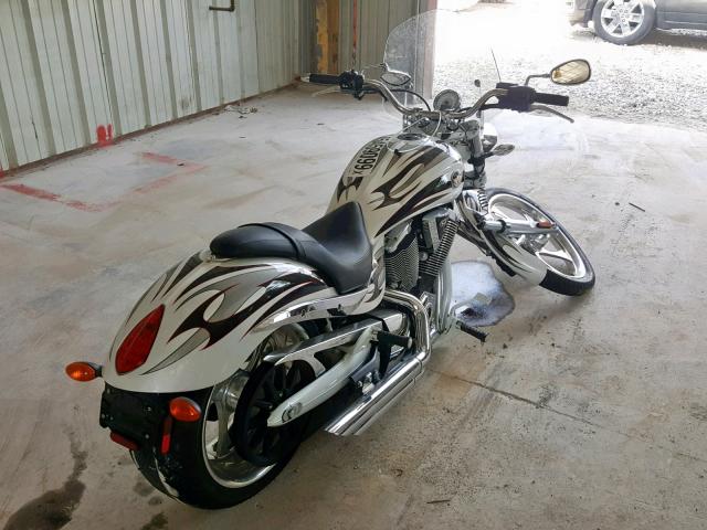 5VPXB36N3C3004268 - 2012 VICTORY MOTORCYCLES JACKPOT WHITE photo 4