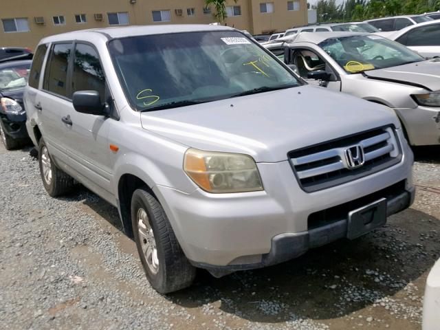 5FNYF28146B000121 - 2006 HONDA PILOT LX SILVER photo 1