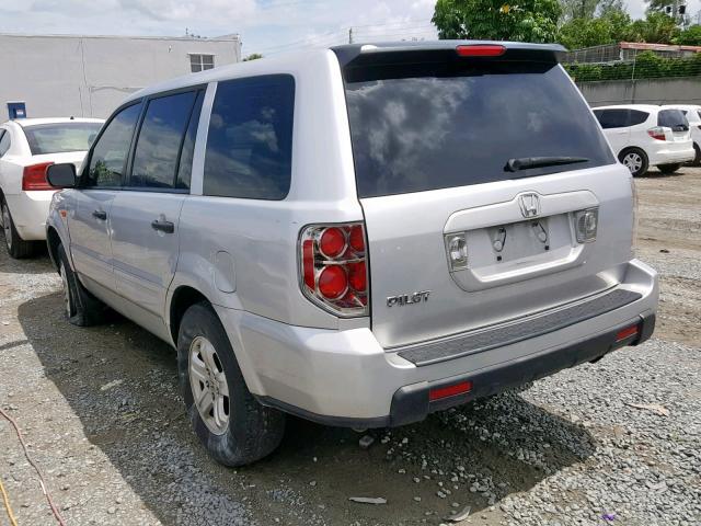 5FNYF28146B000121 - 2006 HONDA PILOT LX SILVER photo 3