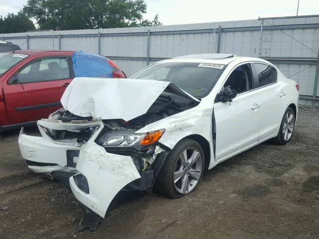 19VDE1F76DE016559 - 2013 ACURA ILX 20 TEC WHITE photo 2