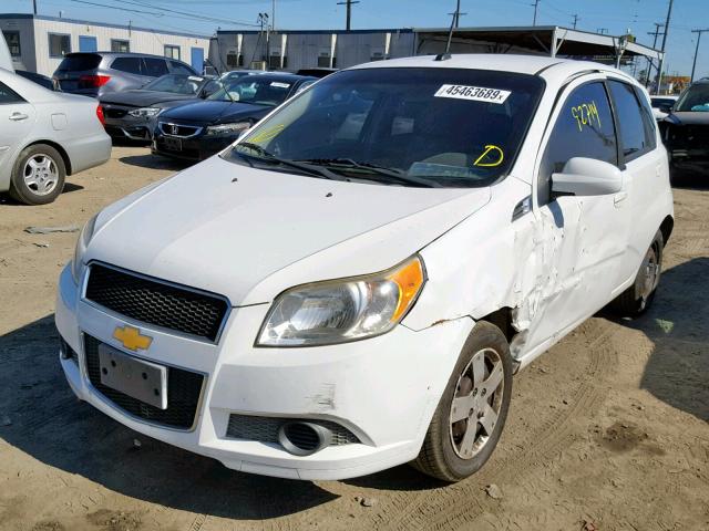 KL1TD6DEXBB199695 - 2011 CHEVROLET AVEO LS WHITE photo 2