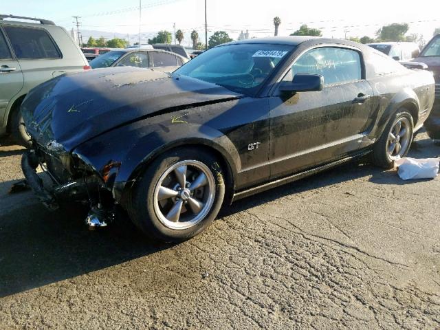 1ZVFT82H665265050 - 2006 FORD MUSTANG GT BLACK photo 2