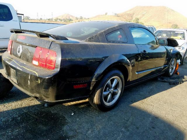 1ZVFT82H665265050 - 2006 FORD MUSTANG GT BLACK photo 4