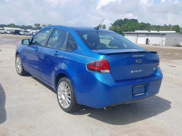 1FAHP3GN6AW194796 - 2010 FORD FOCUS SES BLUE photo 3