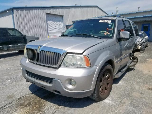 5LMFU27R03LJ34422 - 2003 LINCOLN NAVIGATOR ნაცრისფერი ფოტო 2
