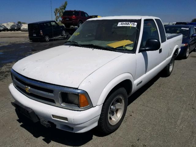 1GCCS19X2T8220629 - 1996 CHEVROLET S TRUCK S1 WHITE photo 2