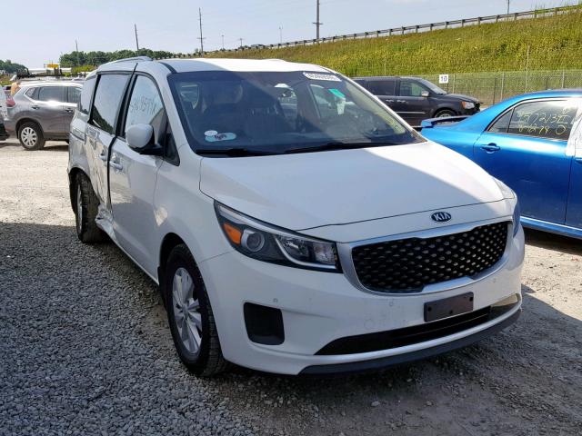 KNDMB5C18J6398893 - 2018 KIA SEDONA LX WHITE photo 1