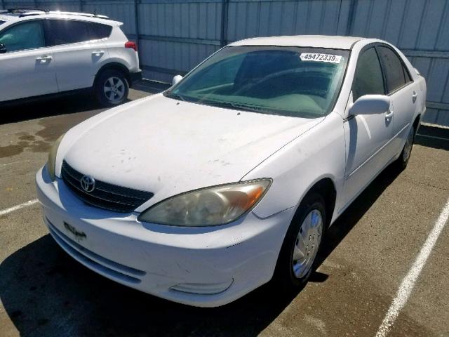 JTDBE32K720113764 - 2002 TOYOTA CAMRY LE WHITE photo 2