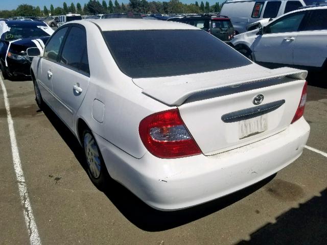 JTDBE32K720113764 - 2002 TOYOTA CAMRY LE WHITE photo 3