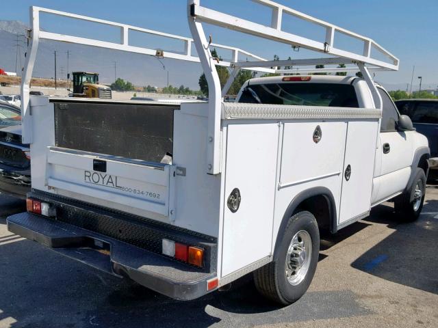 1GDHC24U62E304955 - 2002 GMC SIERRA C25 WHITE photo 4