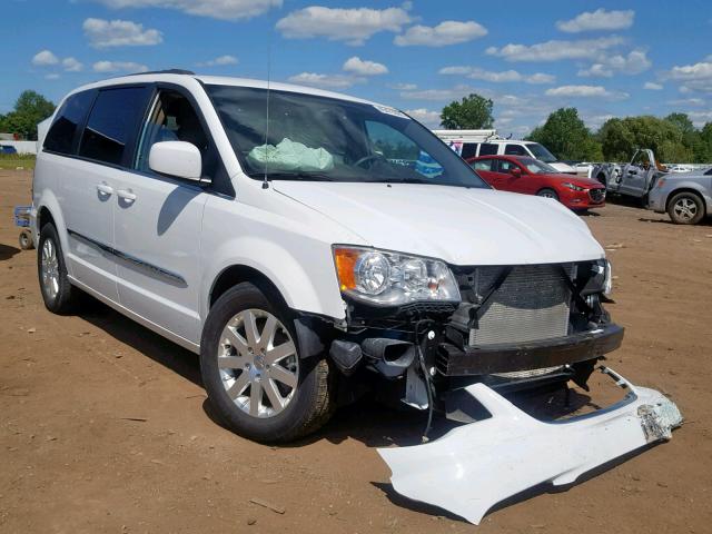 2C4RC1BG3FR751624 - 2015 CHRYSLER TOWN & COU WHITE photo 1