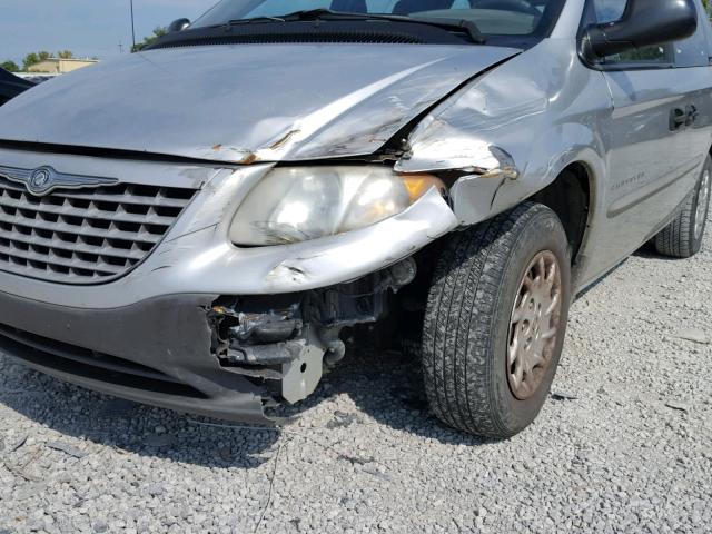 1C4GJ25311B275795 - 2001 CHRYSLER VOYAGER SILVER photo 9