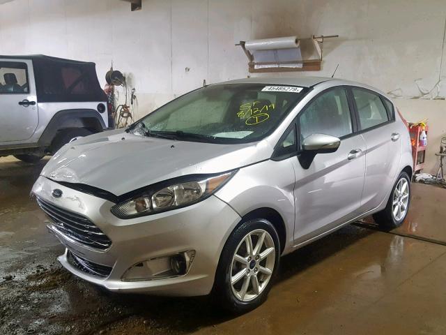 3FADP4EJ7FM181602 - 2015 FORD FIESTA SE SILVER photo 2