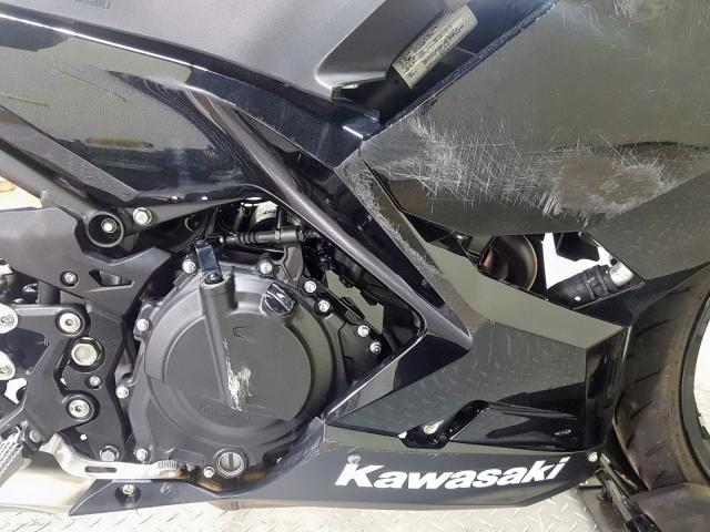 JKAEXKH18KDA42550 - 2019 KAWASAKI EX400 BLACK photo 11