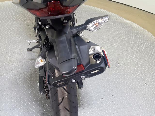 JKAEXKH18KDA42550 - 2019 KAWASAKI EX400 BLACK photo 13