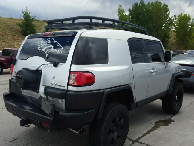 JTEBU11F270085340 - 2007 TOYOTA FJ CRUISER SILVER photo 4