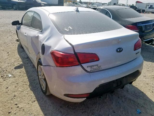 KNAFX6A8XG5575116 - 2016 KIA FORTE EX WHITE photo 3