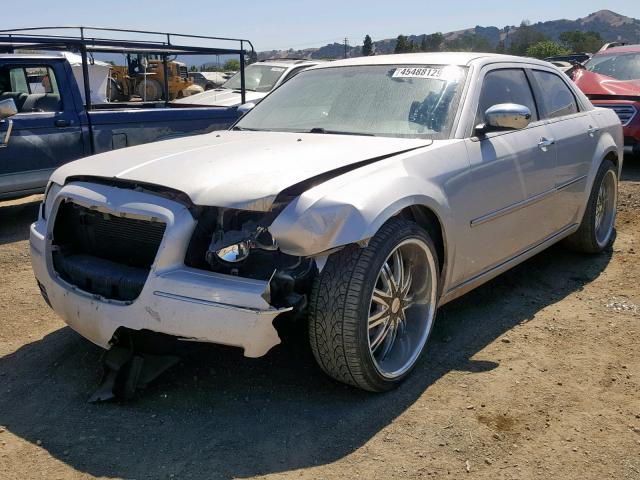 2C3CA5CVXAH327991 - 2010 CHRYSLER 300 TOURIN GRAY photo 2