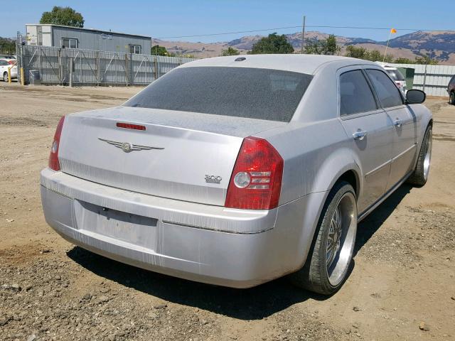 2C3CA5CVXAH327991 - 2010 CHRYSLER 300 TOURIN GRAY photo 4