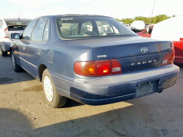 4T1BG12K1TU686289 - 1996 TOYOTA CAMRY DX BLUE photo 3