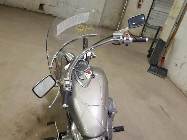 JH2SC6607BK100170 - 2011 HONDA VT1300 CR SILVER photo 5