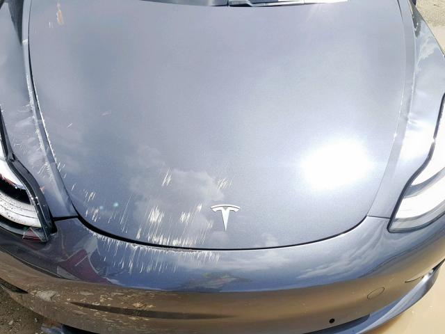 5YJ3E1EA8JF102042 - 2018 TESLA MODEL 3 GRAY photo 7