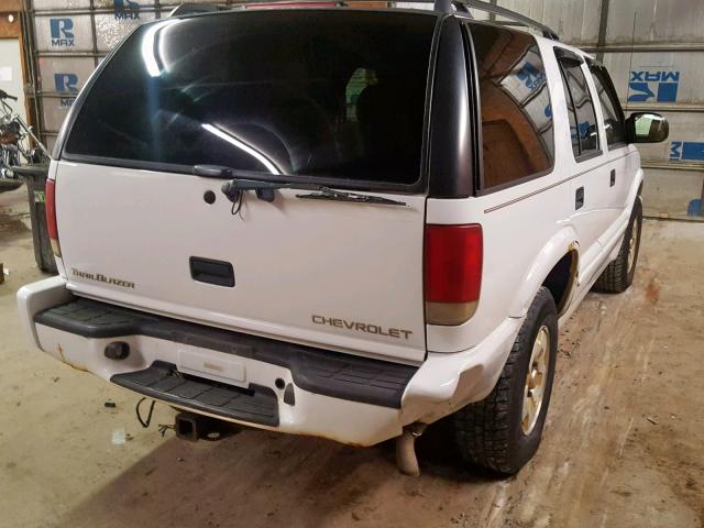 1GNDT13W1Y2251518 - 2000 CHEVROLET BLAZER WHITE photo 9