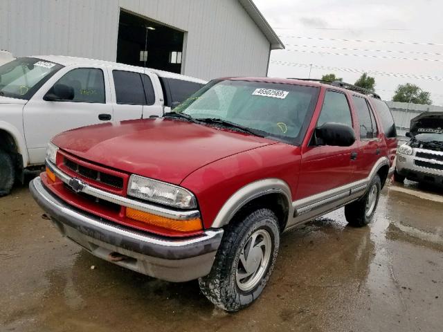 1GNDT13W1Y2168199 - 2000 CHEVROLET BLAZER RED photo 2