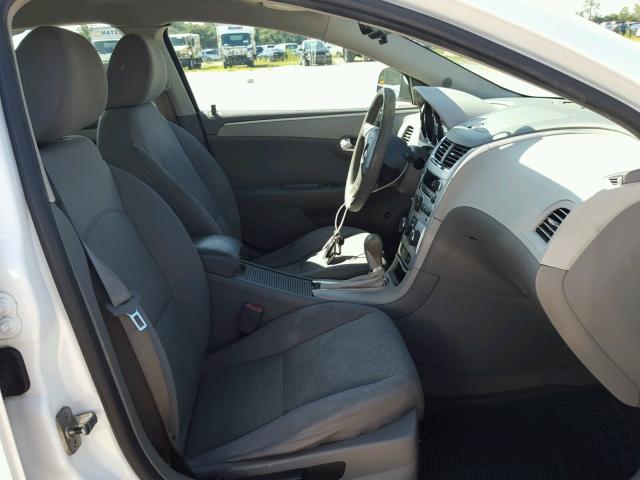 1G1ZC5EB1AF123724 - 2010 CHEVROLET MALIBU 1LT WHITE photo 5