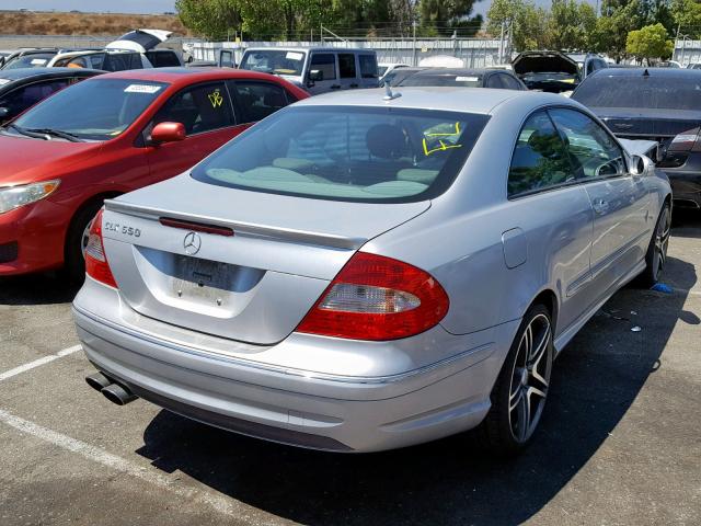 WDBTJ72HX7F215137 - 2007 MERCEDES-BENZ CLK 550 GRAY photo 4