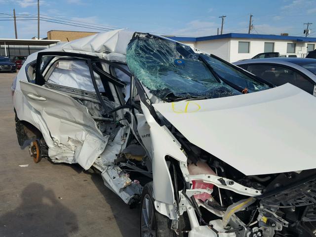 JTDZN3EU2GJ047234 - 2016 TOYOTA PRIUS V WHITE photo 9