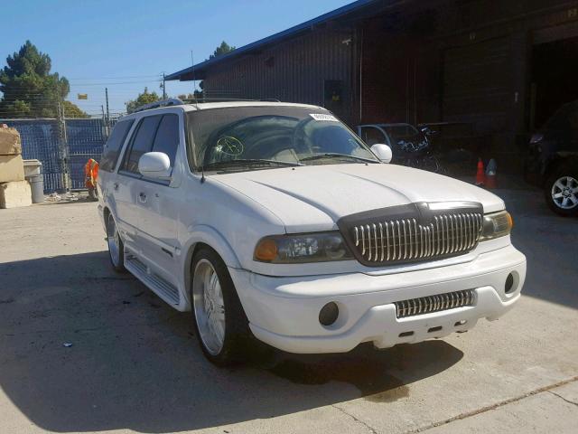 5LMRU27L0XLJ03833 - 1999 LINCOLN NAVIGATOR WHITE photo 1