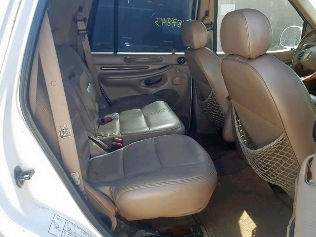 5LMRU27L0XLJ03833 - 1999 LINCOLN NAVIGATOR WHITE photo 6