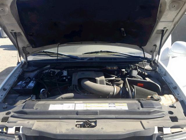 5LMRU27L0XLJ03833 - 1999 LINCOLN NAVIGATOR WHITE photo 7