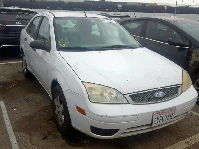 1FAHP34N77W232887 - 2007 FORD FOCUS ZX4 WHITE photo 1