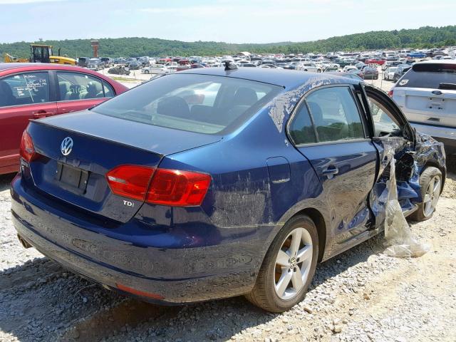 3VW3L7AJ8BM032020 - 2011 VOLKSWAGEN JETTA TDI BLUE photo 4