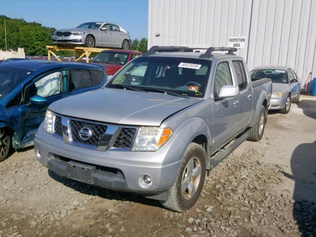 1N6AD09W07C454285 - 2007 NISSAN FRONTIER C GRAY photo 2