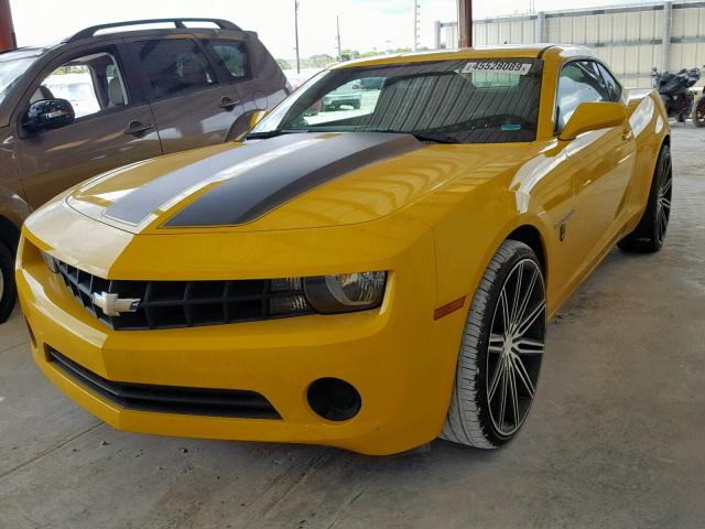 2G1FA1E38D9183913 - 2013 CHEVROLET CAMARO LS YELLOW photo 2