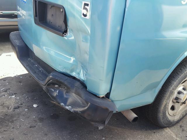 1GCFG15T541102120 - 2004 CHEVROLET EXPRESS G1 TEAL photo 9