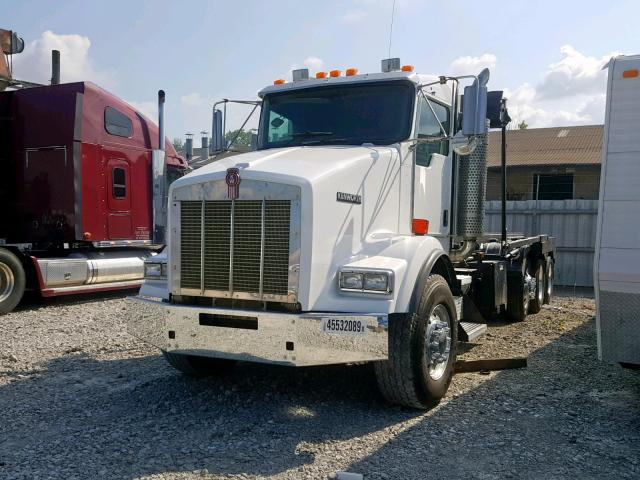 1NKDXUEX56J112059 - 2006 KENWORTH CONSTRUCTI WHITE photo 2